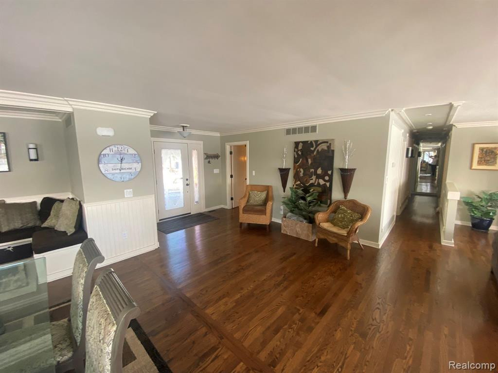 75 CRESCENT Avenue, Lake Orion, MI 48362 — Photo 13