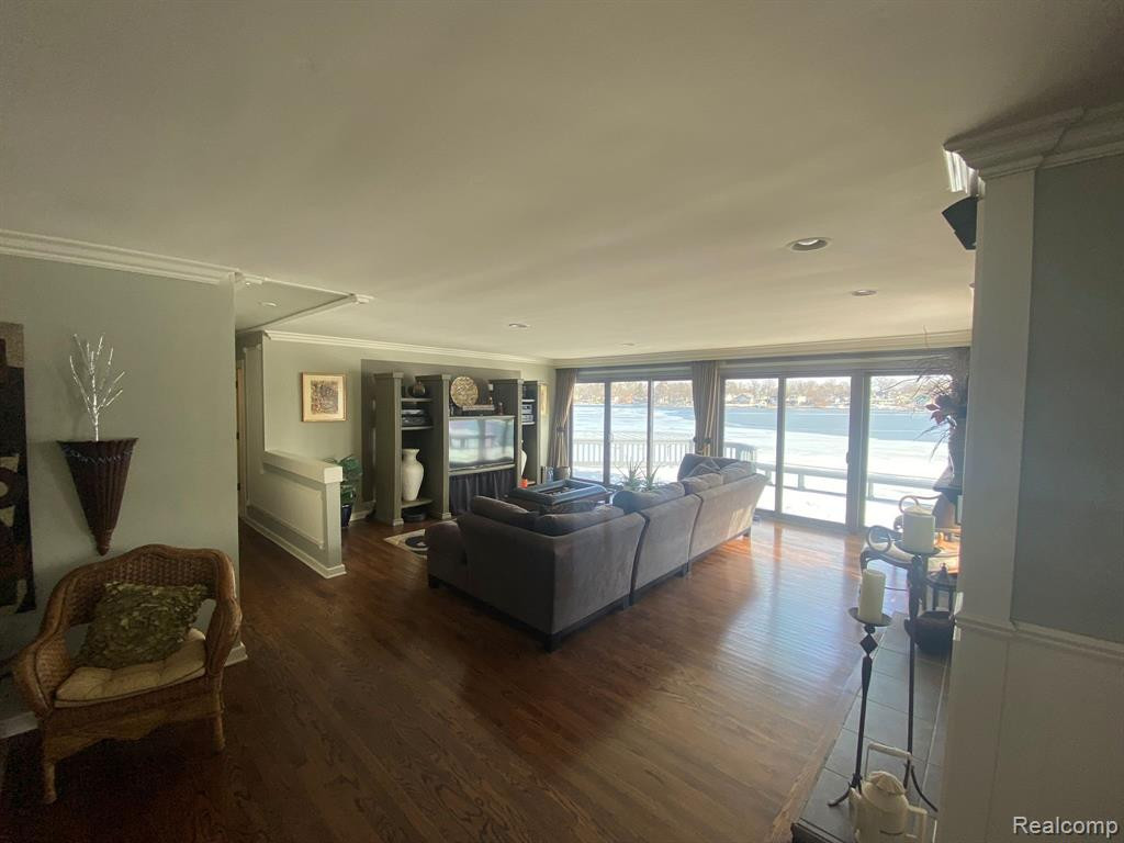 75 CRESCENT Avenue, Lake Orion, MI 48362 — Photo 14