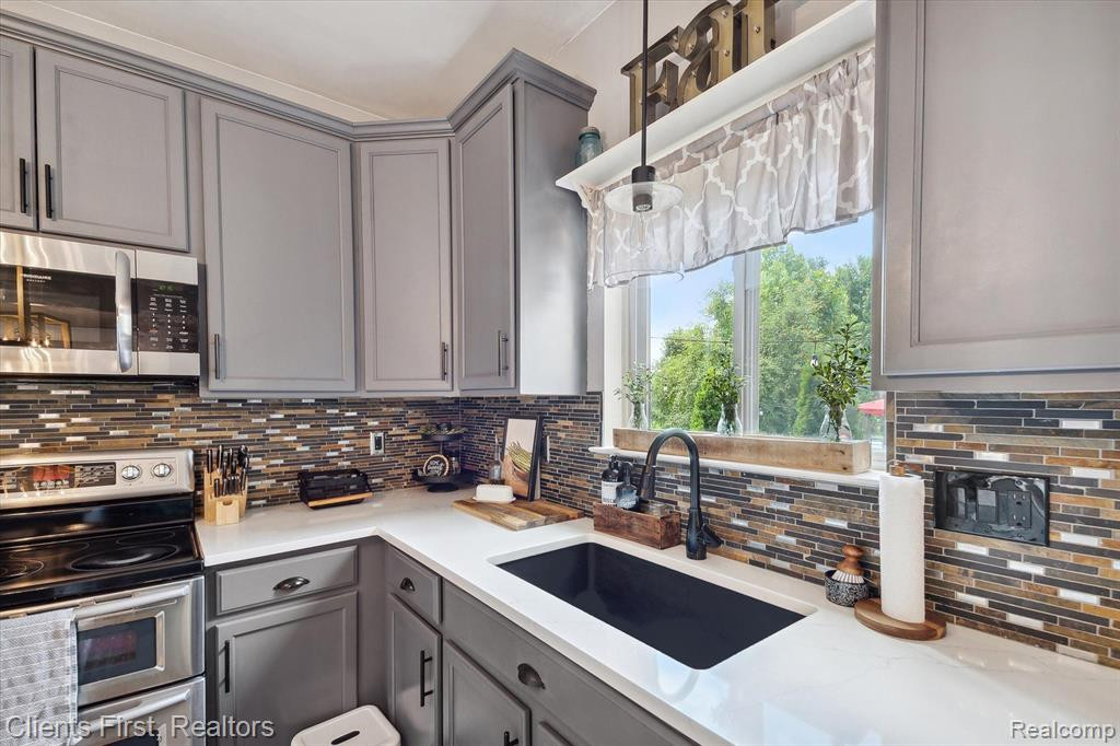 20983 OAK TREE DRIVE Drive, South Lyon, MI 48178 — Photo 13