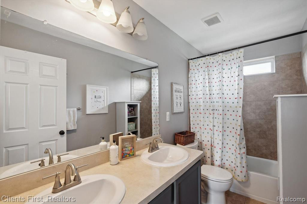 20983 OAK TREE DRIVE Drive, South Lyon, MI 48178 — Photo 30