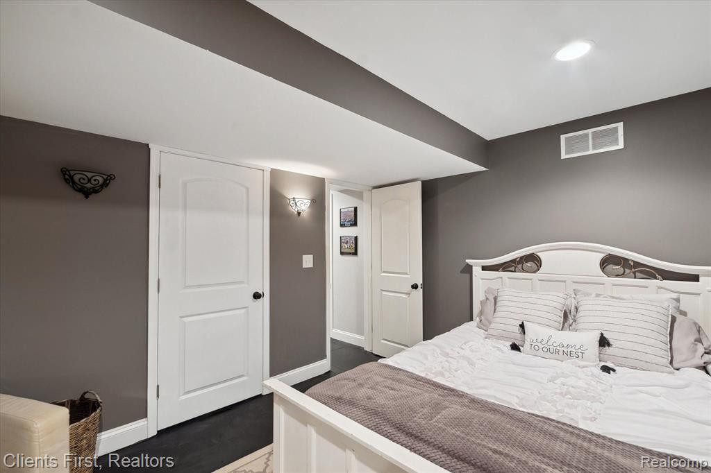 20983 OAK TREE DRIVE Drive, South Lyon, MI 48178 — Photo 37