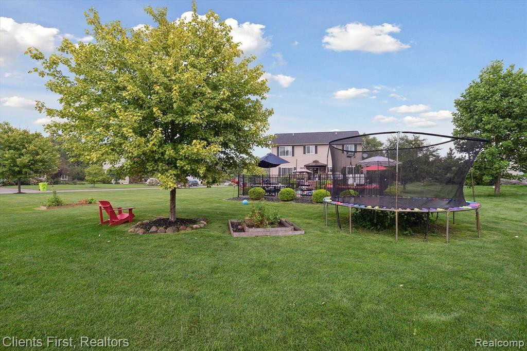 20983 OAK TREE DRIVE Drive, South Lyon, MI 48178 — Photo 57