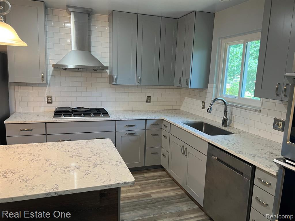 2394 PALMS Road, Columbus, MI — Photo 9