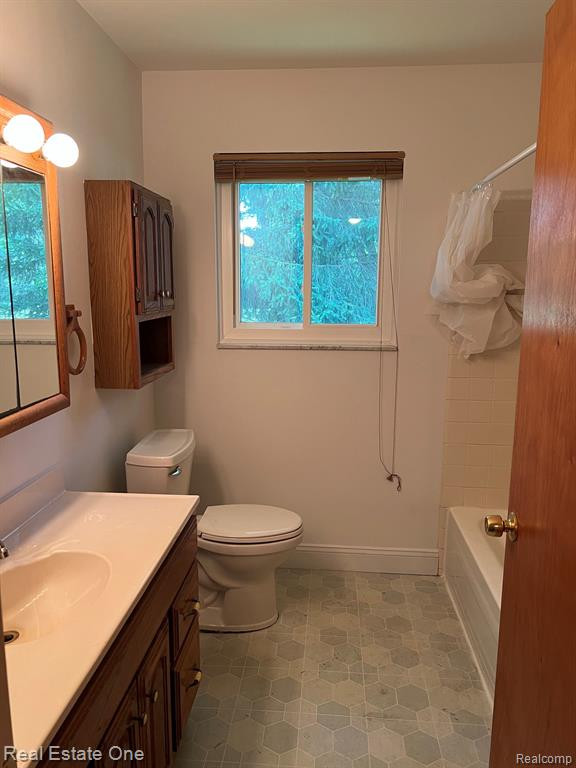 2394 PALMS Road, Columbus, MI — Photo 21