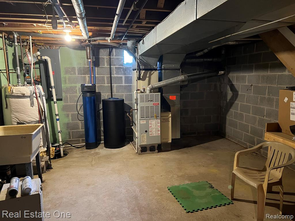 2394 PALMS Road, Columbus, MI — Photo 32