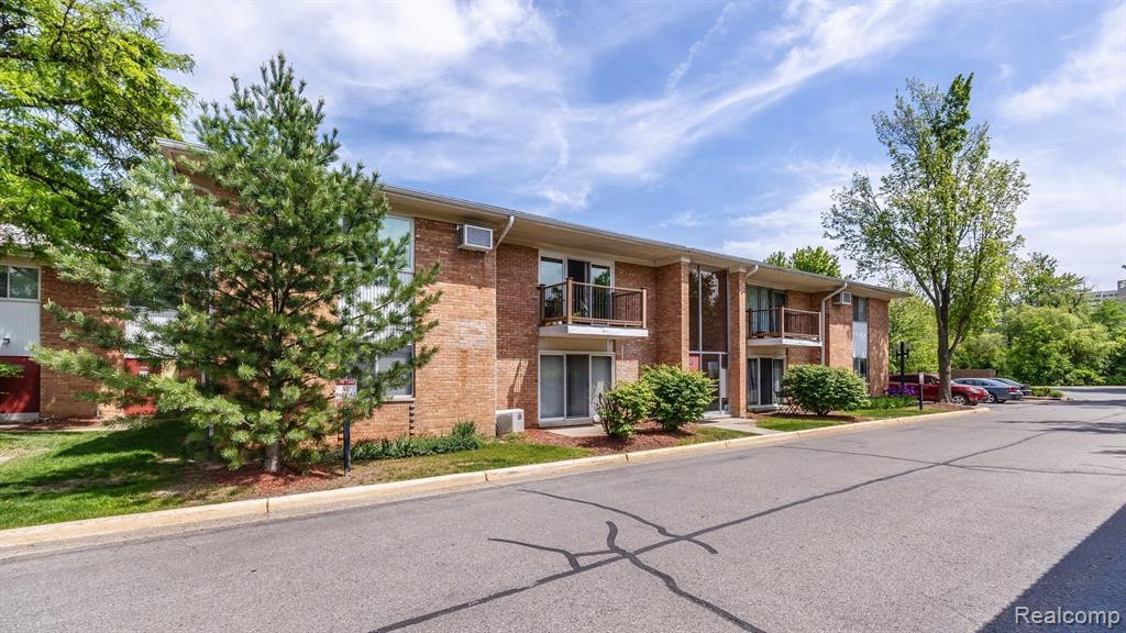 1201 ISLAND Drive, 104, Ann Arbor, MI 48105 — front exterior