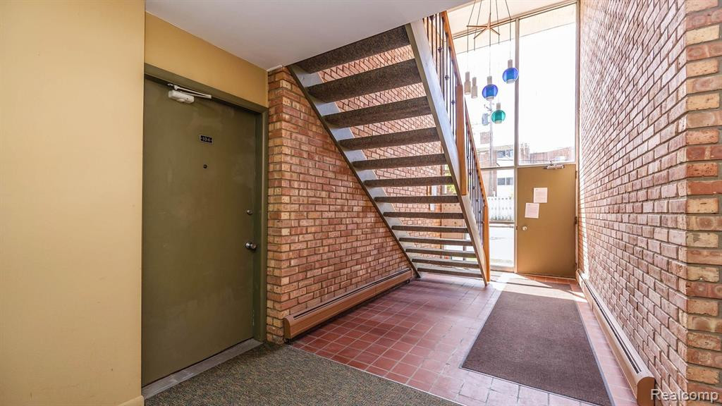 1201 ISLAND Drive, 104, Ann Arbor, MI 48105 — Photo 3