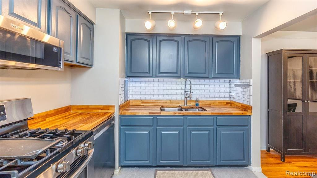 1201 ISLAND Drive, 104, Ann Arbor, MI 48105 — Photo 5