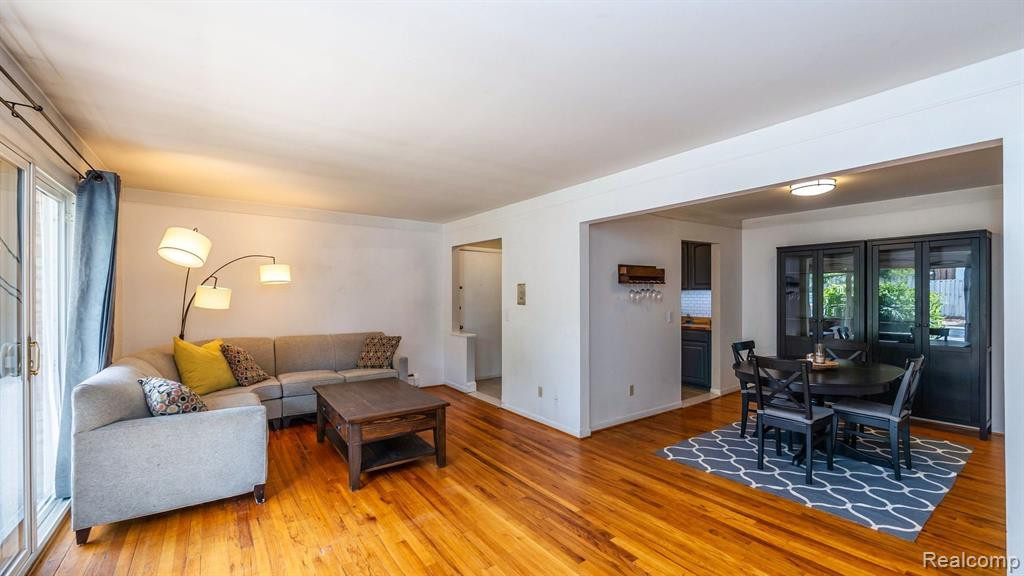 1201 ISLAND Drive, 104, Ann Arbor, MI 48105 — Photo 9