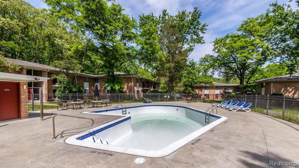 1201 ISLAND Drive, 104, Ann Arbor, MI 48105 — Photo 19