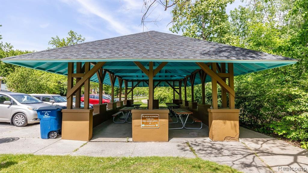 1201 ISLAND Drive, 104, Ann Arbor, MI 48105 — Photo 22