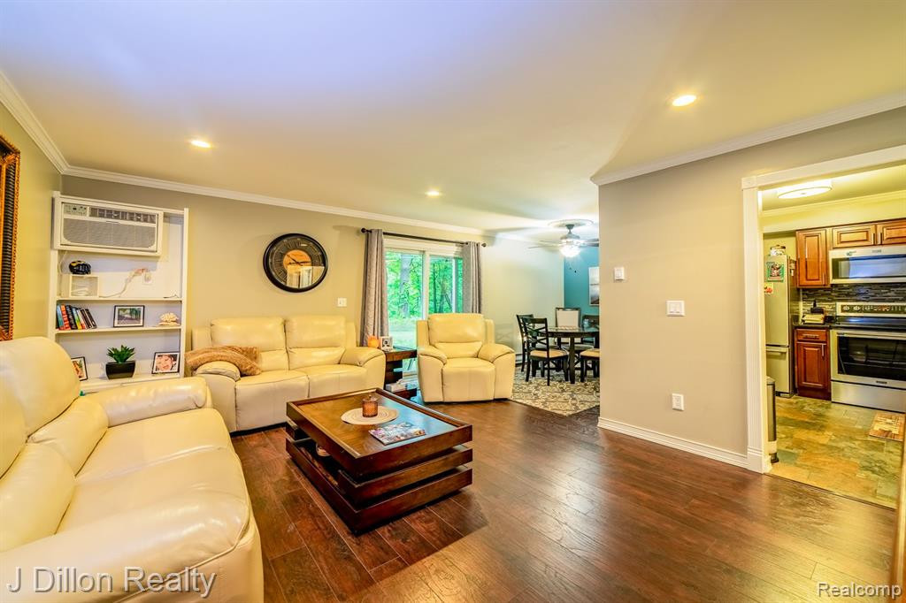 7630 WOODVIEW Street, 2, Westland, MI — Photo 4