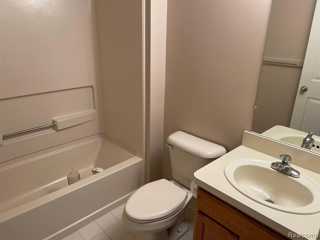 2354 Pinecroft Drive, Canton, MI 48188 — Photo 31