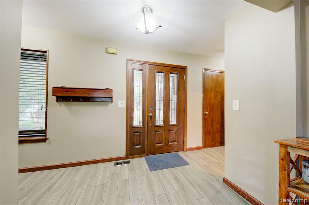 1158 E Lemont Court, Canton, MI 48187 — Photo 5