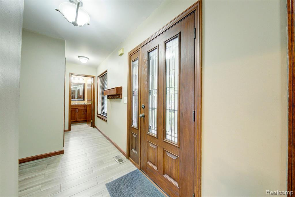 1158 E Lemont Court, Canton, MI 48187 — Photo 6