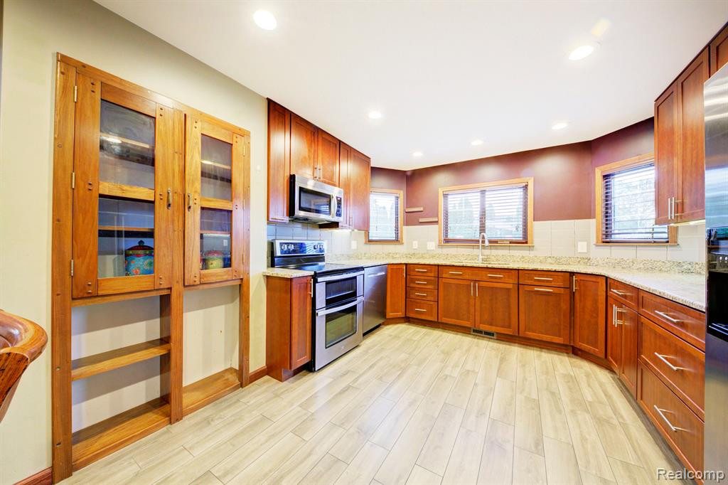 1158 E Lemont Court, Canton, MI 48187 — Photo 14