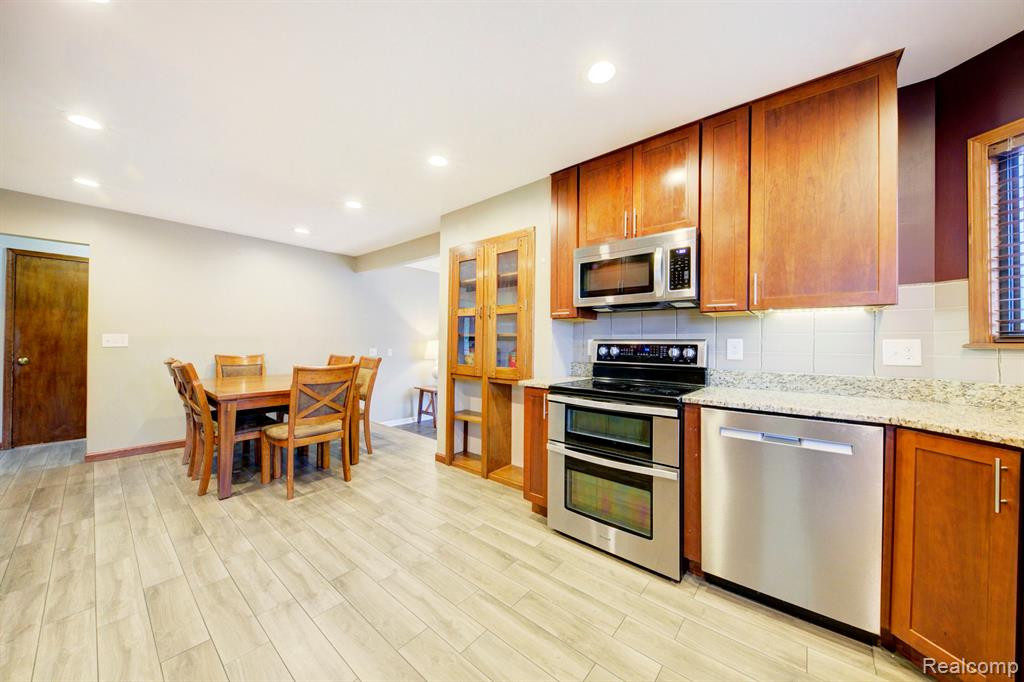 1158 E Lemont Court, Canton, MI 48187 — Photo 17
