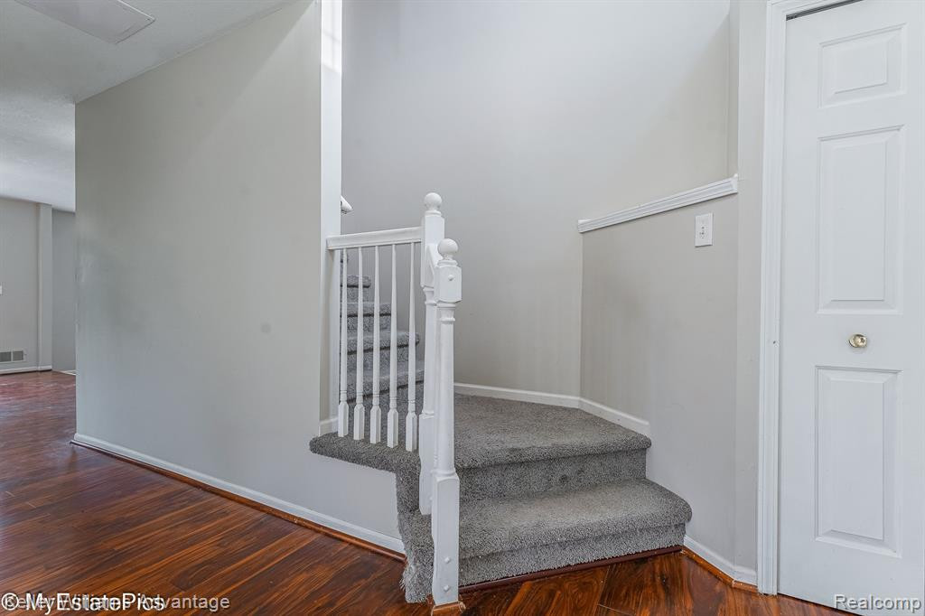 829 WESTFIELD, Canton, MI 48188 — Photo 12