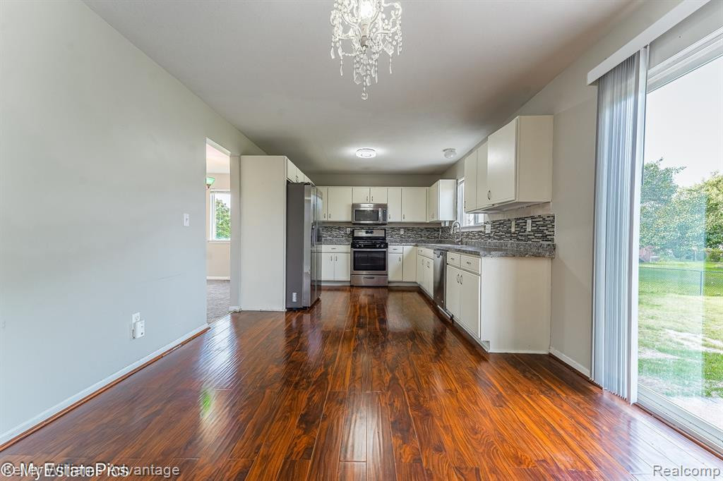 829 WESTFIELD, Canton, MI 48188 — Photo 18