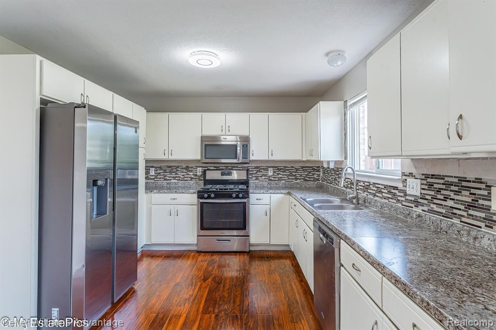 829 WESTFIELD, Canton, MI 48188 — Photo 22