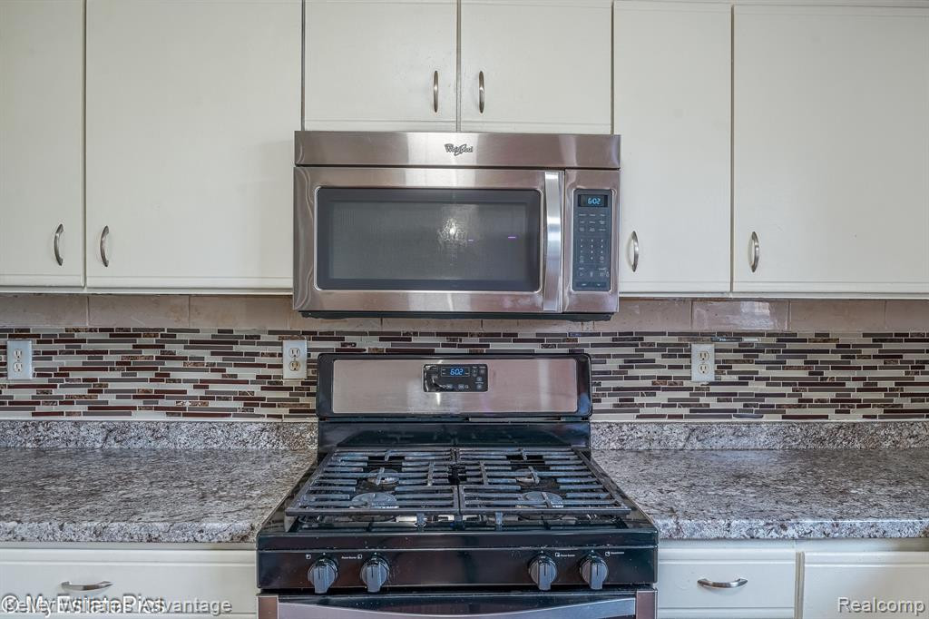 829 WESTFIELD, Canton, MI 48188 — Photo 24