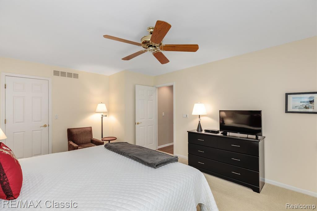 43490 ALGONQUIN Drive, Novi, MI — Photo 15