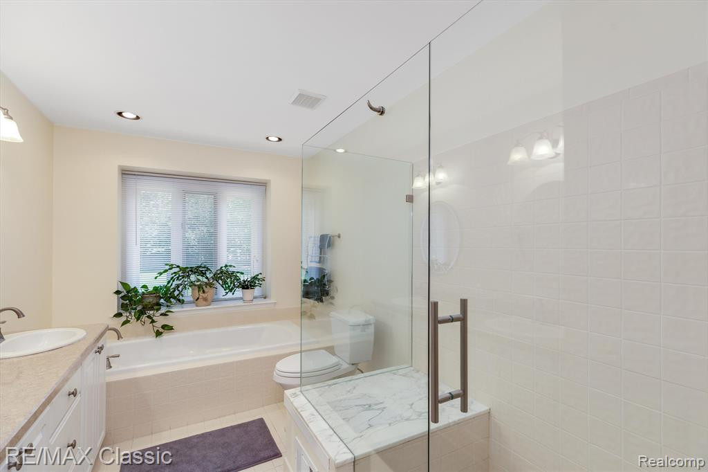 43490 ALGONQUIN Drive, Novi, MI — Photo 16