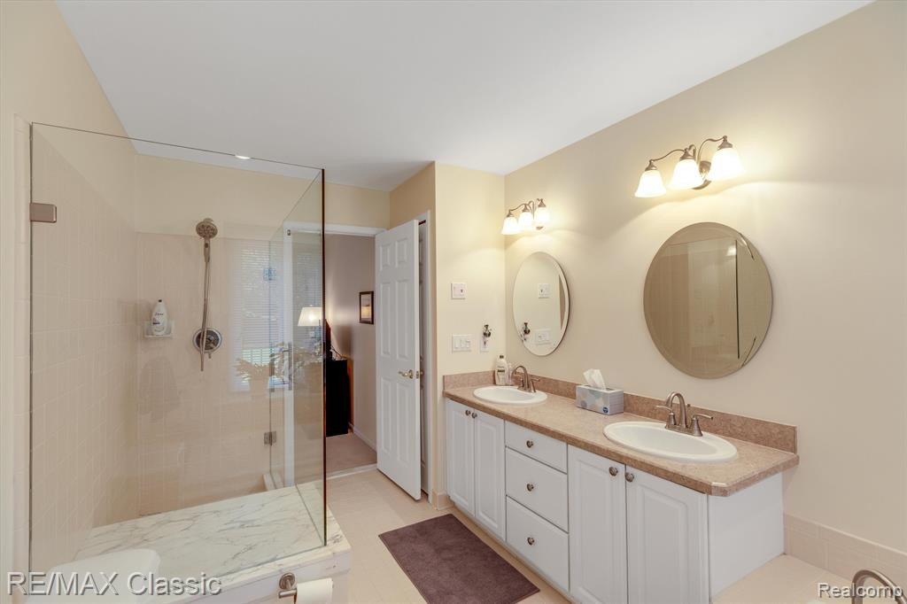 43490 ALGONQUIN Drive, Novi, MI — Photo 18