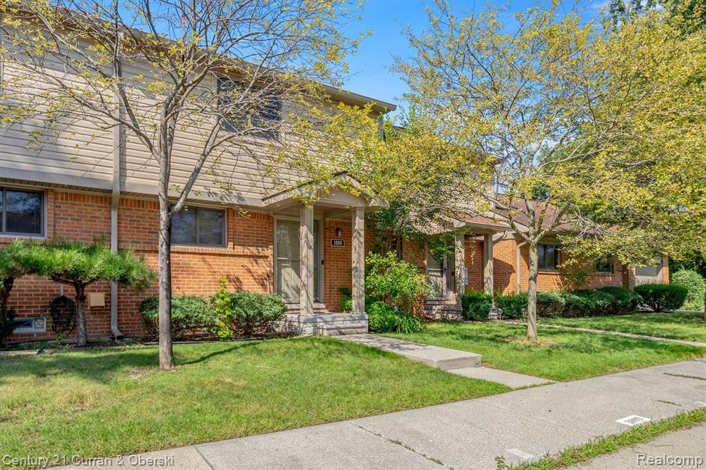 3890 Old Creek Rd, Troy, MI 48084 — front exterior