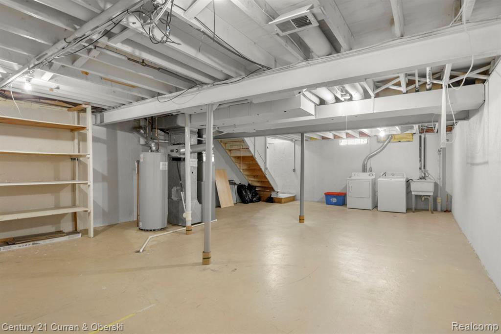 3890 Old Creek Rd, Troy, MI 48084 — Photo 14