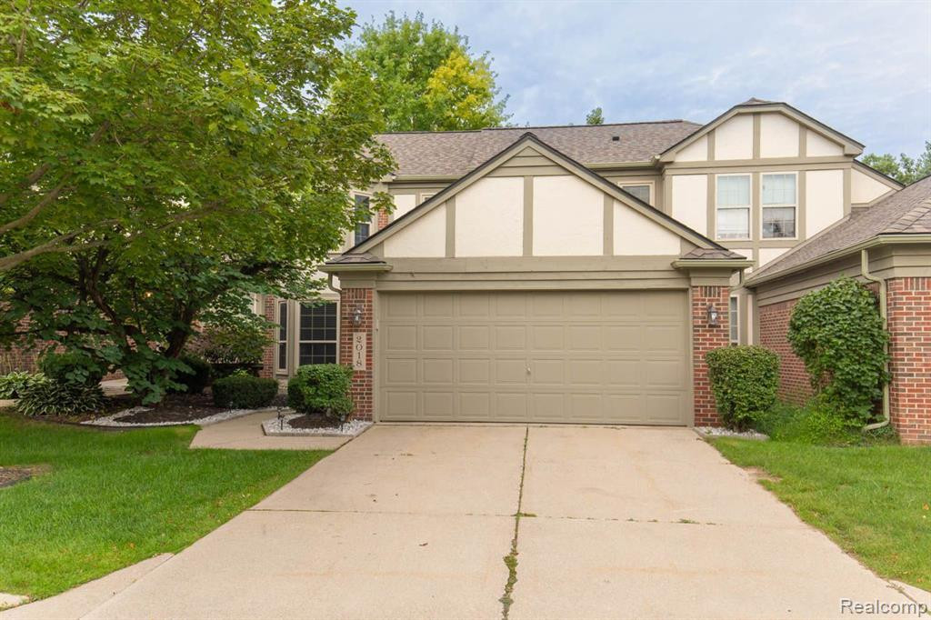 2018 LONE WOLF Lane, Canton, MI 48188 — Photo 2