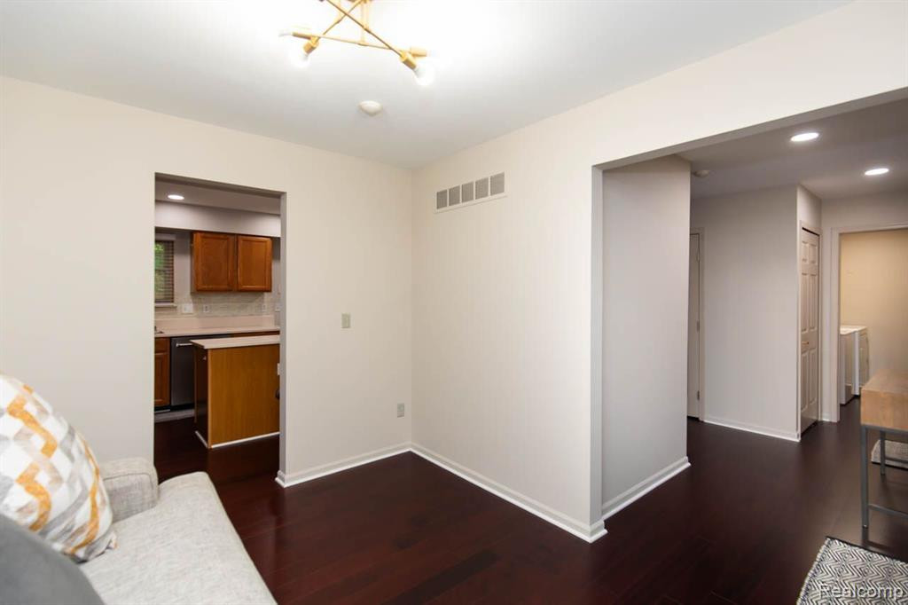 2018 LONE WOLF Lane, Canton, MI 48188 — Photo 9