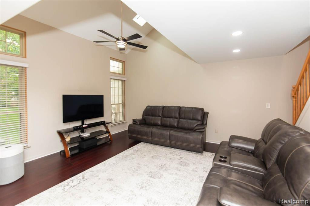 2018 LONE WOLF Lane, Canton, MI 48188 — Photo 12