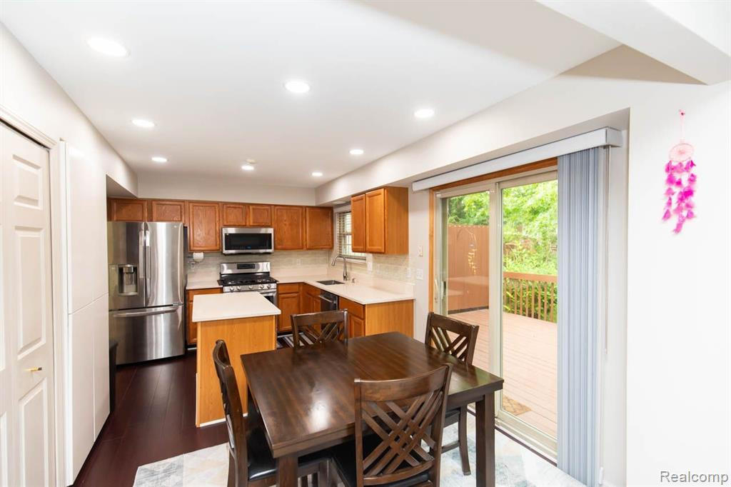 2018 LONE WOLF Lane, Canton, MI 48188 — Photo 17