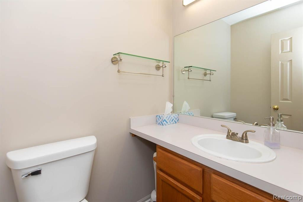 2018 LONE WOLF Lane, Canton, MI 48188 — Photo 21