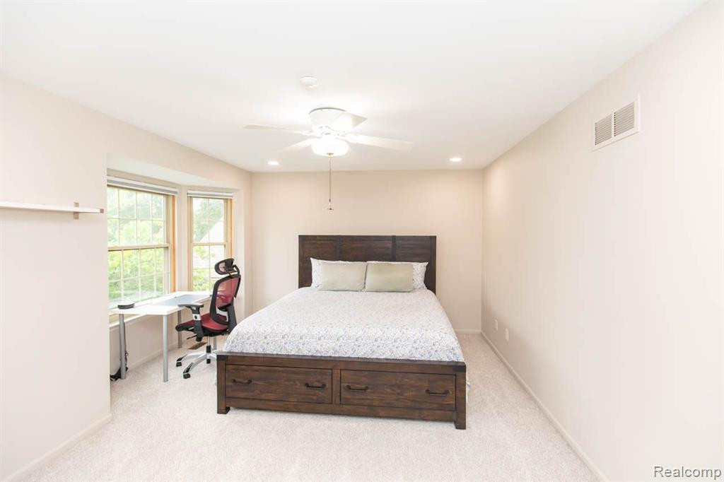 2018 LONE WOLF Lane, Canton, MI 48188 — Photo 28