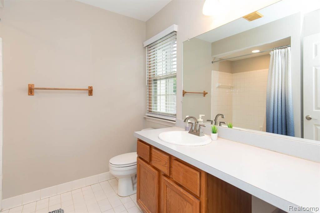 2018 LONE WOLF Lane, Canton, MI 48188 — Photo 31