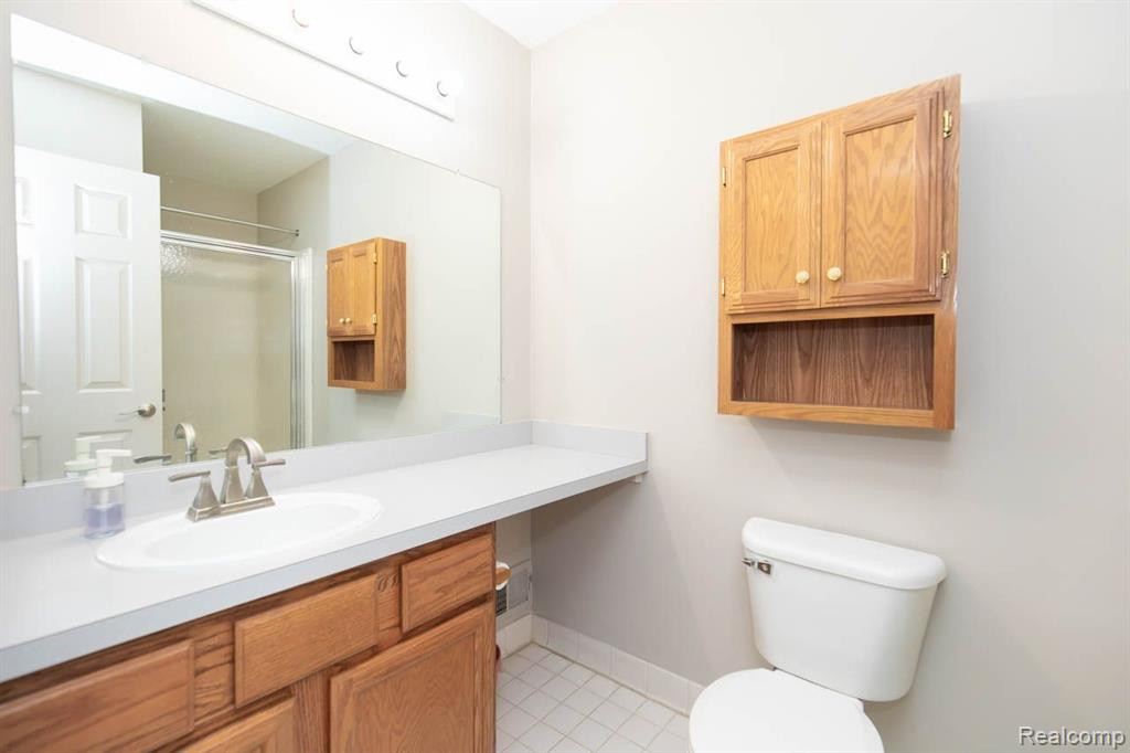 2018 LONE WOLF Lane, Canton, MI 48188 — Photo 36