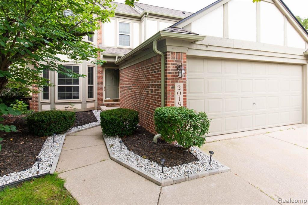 2018 LONE WOLF Lane, Canton, MI 48188 — Photo 43