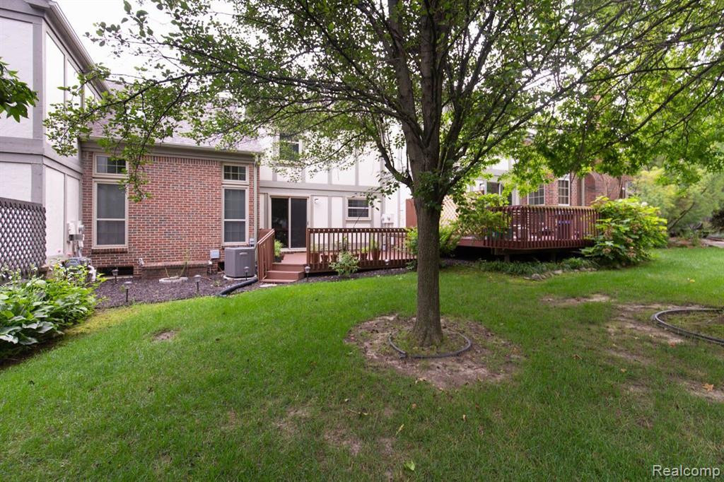 2018 LONE WOLF Lane, Canton, MI 48188 — Photo 46