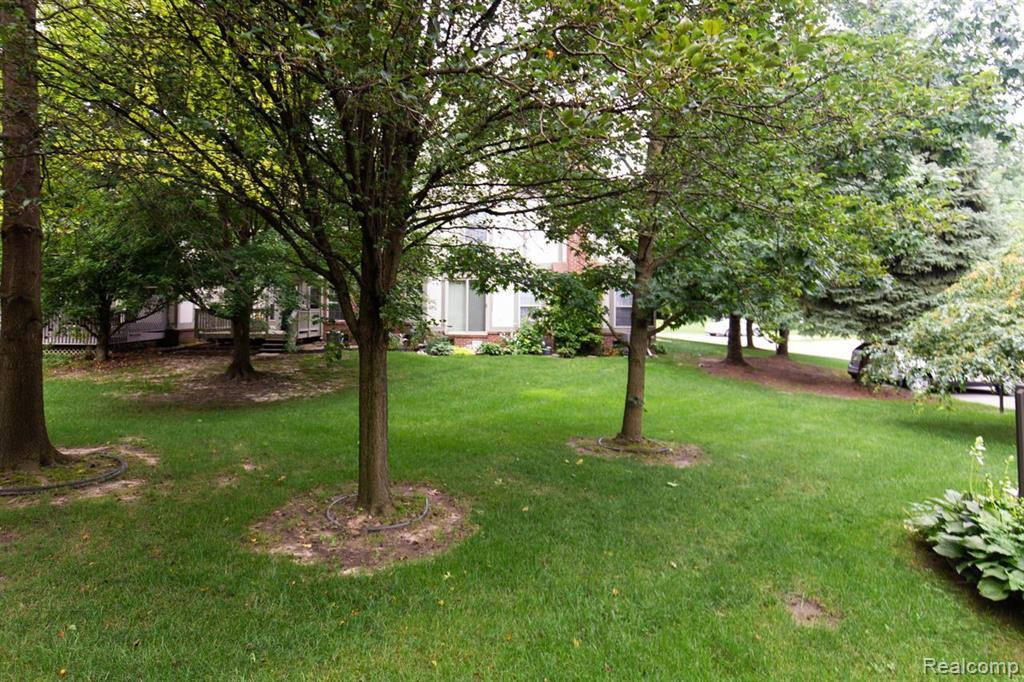 2018 LONE WOLF Lane, Canton, MI 48188 — Photo 48