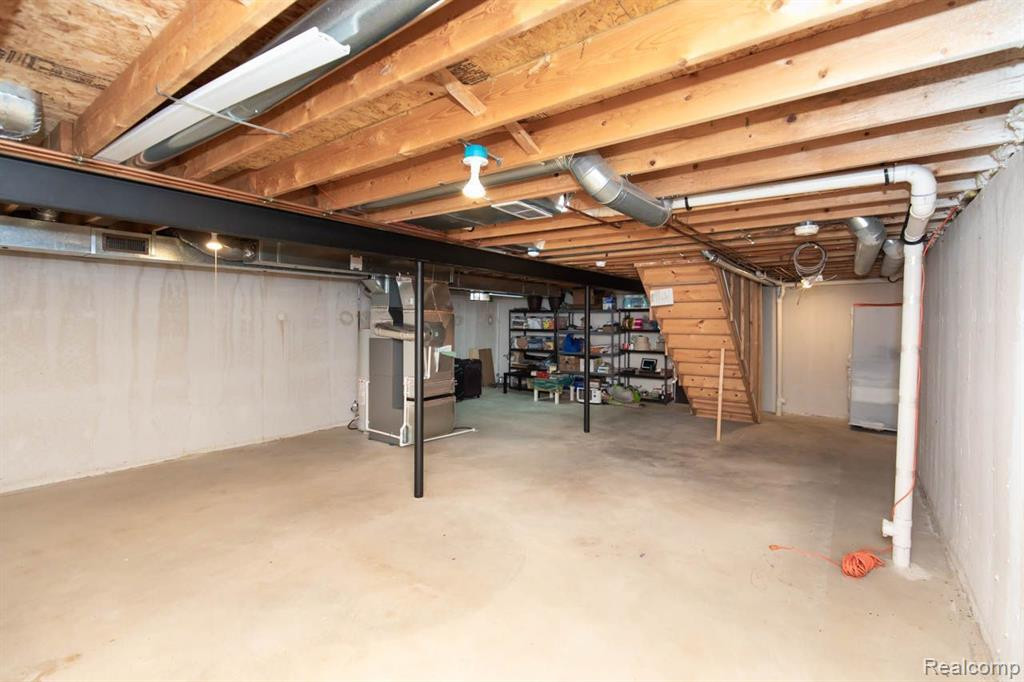 2018 LONE WOLF Lane, Canton, MI 48188 — Photo 51