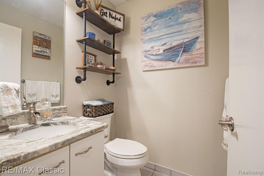 608 WINWOOD Circle, Walled Lake, MI 48390 — Photo 8