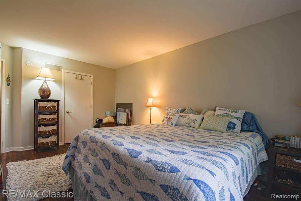 608 WINWOOD Circle, Walled Lake, MI 48390 — Photo 15