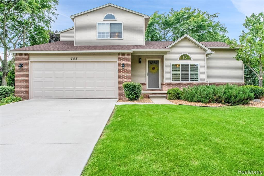 753 STONEY Drive, South Lyon, MI 48178 — Photo 2