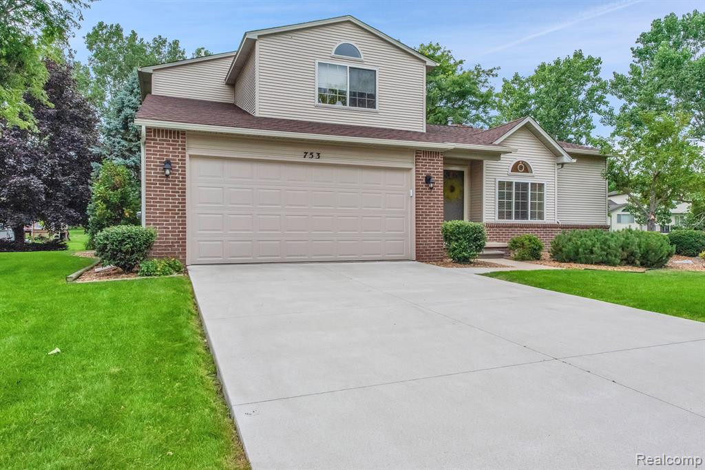 753 STONEY Drive, South Lyon, MI 48178 — Photo 3