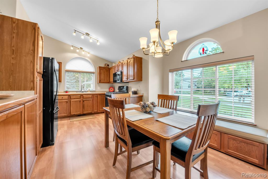 753 STONEY Drive, South Lyon, MI 48178 — Photo 5