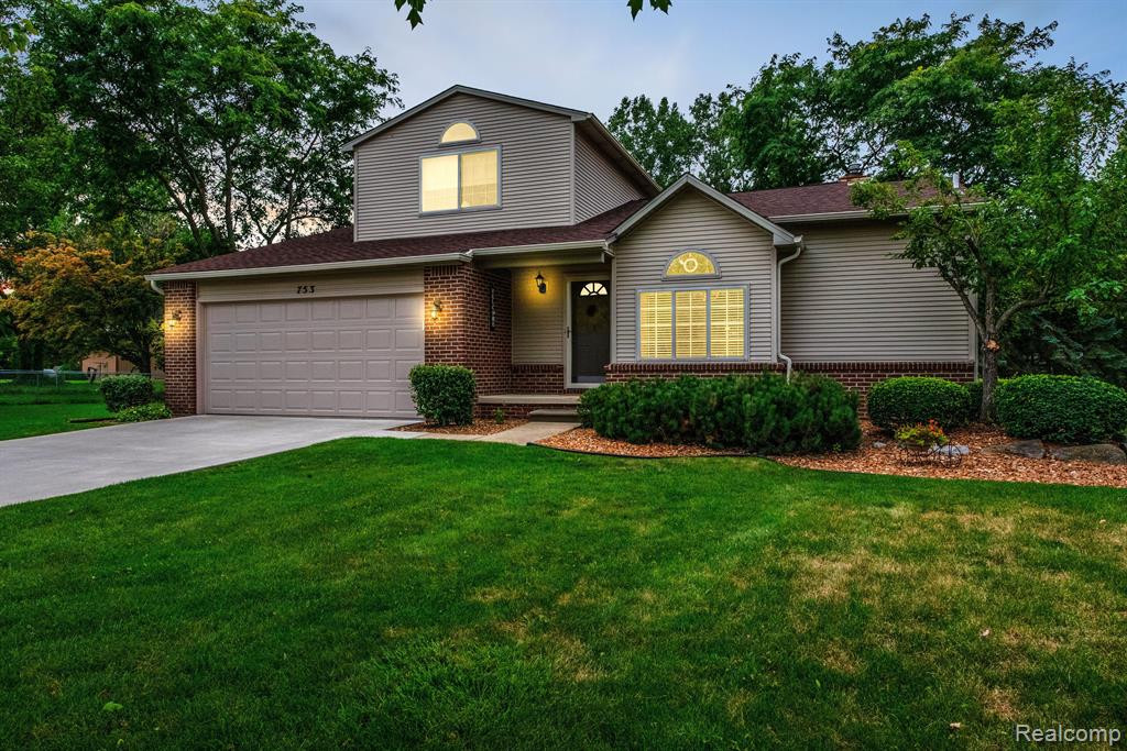 753 STONEY Drive, South Lyon, MI 48178 — Photo 28