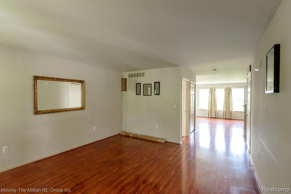 4050 BRIGHTON Lane, Canton, MI 48188 — Photo 3