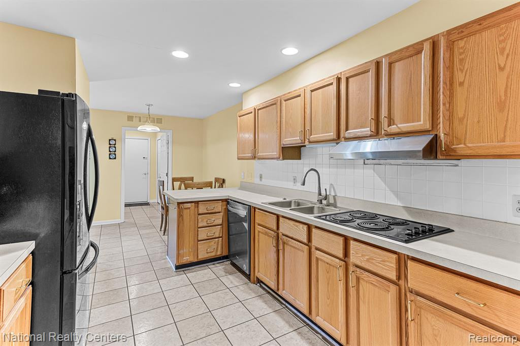 21292 JUNIPER, Farmington Hills, MI 48336 — Photo 16